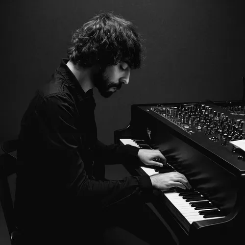 Write a dark and intense song for the Periphery band.,pianist,pianet,ondes martenot,black and white recording,pianos,synthesizers,jazz pianist,steinway,keyboard player,ulpiano,fortepiano,synthesizer,t