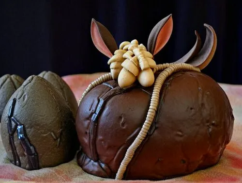 alien easter eggs, easter bunny with alien on head,chocolate balls,cake balls,crown chocolates,easter eggs brown,sorbian easter eggs,easter egg sorbian,easter cake,easter rabbits,chokladboll,marzipan 