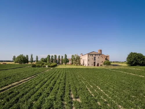 monbazillac castle,dji agriculture,monferrato,grain field panorama,chateau,fortified church,chateau margaux,villa balbiano,agricultural,san galgano,pilgrimage church of wies,cultivated field,grand ble