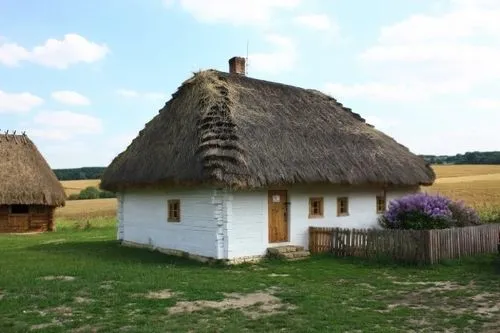 thatched cottage,frisian house,traditional house,danish house,mazury,thatch roof,thatched roof,thatched,miniature house,thatching,ancient house,masurian,landhaus,kacharis,slavonia,country cottage,straw hut,iron age hut,thatch roofed hose,kolonics