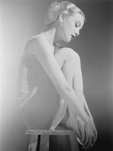 woman sitting,blumenfeld,horst,veruschka,marilyn monroe,grace kelly,Photography,Black and white photography,Black and White Photography 13