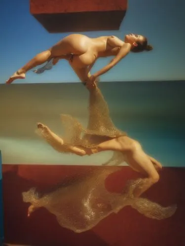 plongeon,weightlessness,gymnastic,gymnastique,antigravity,somersault,Photography,General,Realistic