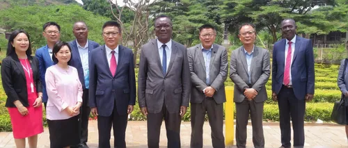 aesculapian staff,seven citizens of the country,collection of ties,tallest,height,bishop's staff,hon khoi,abacus,guizhou,flag staff,legume family,justice scale,the h'mong people,chinese background,park staff,asian umbrella,group of people,soochow university,danyang eight scenic,ngo hiang,Illustration,Japanese style,Japanese Style 12