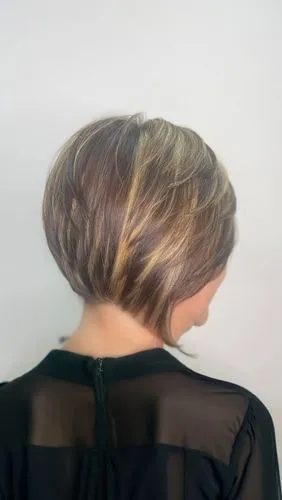 back of head,trichotillomania,chignon,updo,undercut,connective back,pleat,short blond hair,bun mixed,goldwell,foils,penteado,pelo,shoulder length,scalp,regrowth,blondet,follicular,alopecia,silicones