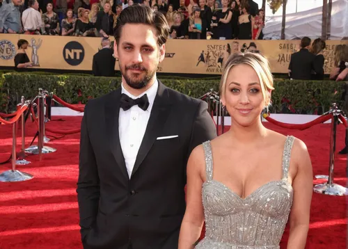 markler,wife and husband,beautiful couple,red carpet,mom and dad,husband and wife,man and wife,casal,oscars,hoopskirt,the big bang theory,couple goal,as a couple,singer and actress,married,female hollywood actress,wife,shia,net,vanity fair,Illustration,Retro,Retro 05