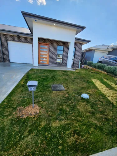 add wild patches of grass in the highlighted area, blend the colour of the grass the same as the existing grass colour,landscape design sydney,landscape designers sydney,golf lawn,artificial grass,3d 