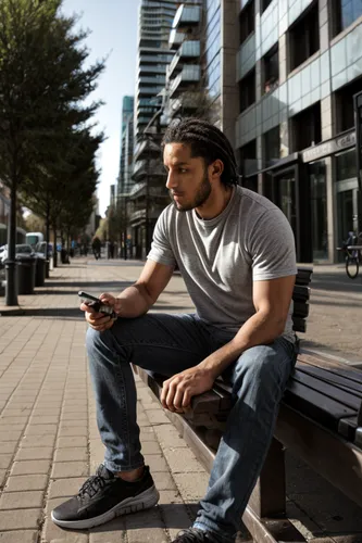 señor en la calle sentado en un banco,man on a bench,qusai,despatie,kabir,munhoz,southbank,dosanjh,khandelwal,sidharth,yaletown,araullo,assif,bopara,broadgate,harpreet,hasan,hardeep,manadel,nafees,saf