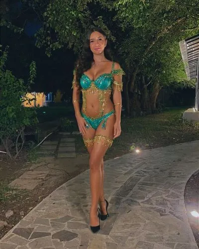 carnaval brasileño ,a beautiful young lady in lingerie on the runway,hula,hydari,guelaguetza,amazona,lali,mexicana