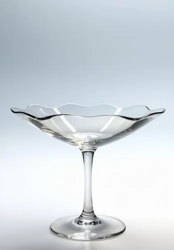 verre transparent blanc avec fond neutre 

,a glass bowl that is sitting on a table,martini glass,cocktail glass,stemware,martini,water glass,cocktail glasses,Photography,General,Realistic