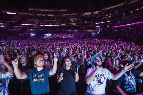 concert crowd,madison square garden,raised hands,san diego,brisbane,the crowd,oakland,woman church,crowd,milwaukee,hands up,thank you chile,worship,salt lake city,minneapolis,concert venue,orlando,indianapolis,denver,ct,Conceptual Art,Daily,Daily 18