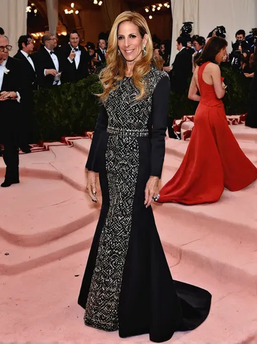 Jamie Tisch attends the 'Charles James: Beyond Fashion' Costume Institute Gala held at the Metropolitan Museum of Art on May 5, 2014 in New York City.,queen cage,queen,evening dress,fabulous,holy mari