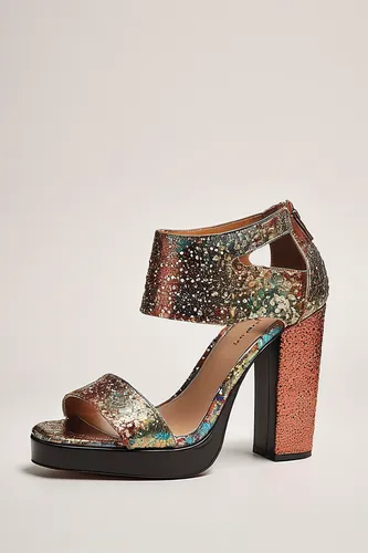 stack-heel shoe,achille's heel,stiletto-heeled shoe,liberty spikes,slingback,heel shoe,women's shoe,heeled shoes,women's shoes,woman shoes,flapper shoes,garden shoe,ladies shoes,court shoe,snakeskin,women shoes,high heeled shoe,high heel shoes,dancing shoes,milbert s tortoiseshell,Photography,Documentary Photography,Documentary Photography 35