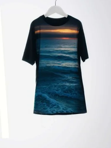 A BEAUTIFUL SEA,isolated t-shirt,ocean background,cool remeras,print on t-shirt,t-shirt printing,surfwear,sublimated,threadless,t shirt,gradient effect,remeron,ocean waves,cafepress,sublimation,ocean,