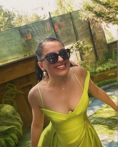 green background,quinces,green dress,bridesmaid,in green,casamento,sonrisa,prom,prahm,theatricum,quince,boda,yellow background,prome,lemon background,in the garden,garden party,formals,green summer,social