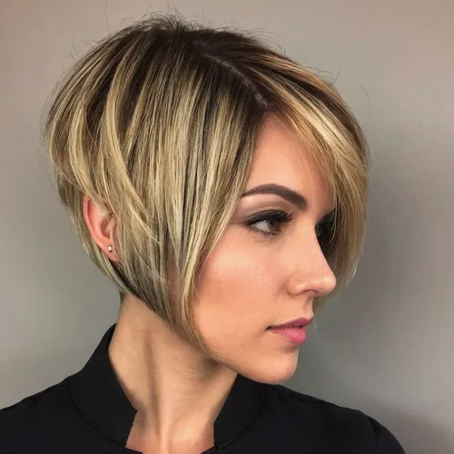 asymmetric cut,pixie cut,pixie-bob,short blond hair,bob cut,caesar cut,golden cut,blonde,smooth hair,layered hair,natural color,semi-profile,cool blonde,chopped,mohawk,blonde woman,colorpoint shorthair,cg,trend color,caramel color,Unique,3D,Modern Sculpture