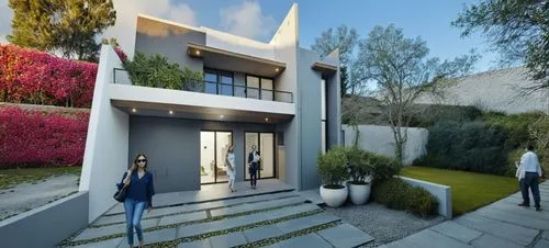 DISEÑO EXTERIOR DE CASA ESTILO MINIMALISTA, CON MUROS CON CANTERA GRIS, EN COMBINACION CON MUROS DE COLOR BLANCO Y GRIS, PLANO CINEMATOGRAFICO, CORRECCION DE ERRORES,two people are walking up and down