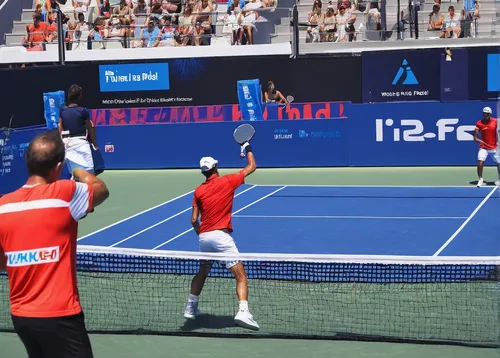 Picture a World Padel Tour TV match under the scorching sun, where players battle against extreme heat. Describe the physical and mental challenges they face.,donskoy,tennis,soft tennis,frontenis,racq