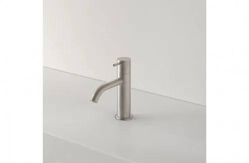 Grifo con textura de oro brillante,brassware,mixer tap,water faucet,water tap,stanchion,faucet,faucets,rohl,thermostatic,stanchions,ironmongery,ventilation clamp,zwilling,candle holder with handle,gro