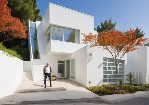 DISEÑO EXTERIORDE UNA CASA MINIMALISTA, EN UN ENTORNO URBANO, DENTRO DE UN FRACCIONAMIENTO RESIDENCIAL, PROPORCIÓN, CORRECCION DE ERRORES, EXCELENTE REPRESENTACIÓN, AÑADE PERSONAS, VEGETACION EXUBERAN