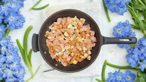 copper cookware,cast iron skillet,himalayan salt,grape hyacinths,menemen,flowers in wheel barrel,copper rich food,vegetable pan,potato blossoms,tartare,tartare steak,salmon tartar,egg tray,flower bowl,cloves of garlic,pink salt,grape hyacinth,shallots,ornithogalum,garlic cloves