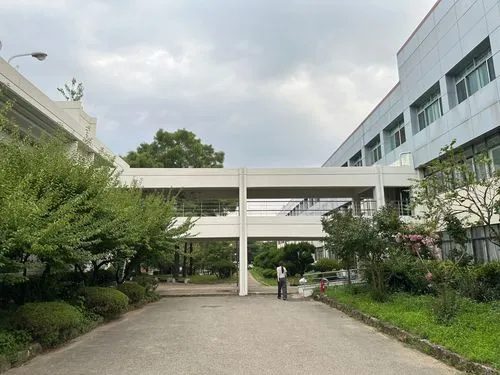 biozentrum,shenzhen vocational college,technion,kansai university,school of medicine,technopark,biotechnology research institute,metaldyne,gesamtschule,embl,kaist,fachhochschule,saclay,epfl,klinikum,hochschule,hauptschule,thomasschule,oberschule,musikhochschule