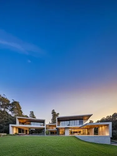 very blue sky in the background,dunes house,modern house,modern architecture,mid century house,landscape design sydney,landscape designers sydney,large home,mid century modern,beautiful home,residenti