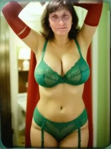 jogbra,thighpaulsandra,enza,bosomy,lehmberg,bobinska