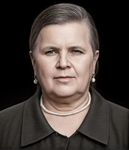 женщина,a woman wearing a shirt and pearl necklace,tereshkova,nuland,ibragimova,shashkova,bokova,kaczynski,Common,Common,Photography