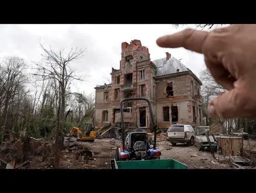 demolition work,urbex,abandoned house,destroyed houses,renovation,syringe house,chateau,demolition,creepy house,clay house,reportage,building rubble,bethlen castle,ghost castle,abandoned building,fontainebleau,mansion,luxury decay,home destruction,dilapidated