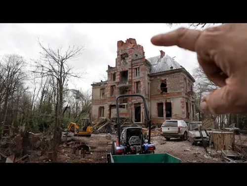 demolition work,urbex,abandoned house,destroyed houses,renovation,syringe house,chateau,demolition,creepy house,clay house,reportage,building rubble,bethlen castle,ghost castle,abandoned building,font