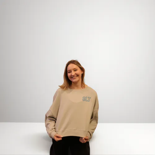 sweatshirt,girl on a white background,long-sleeve,portrait background,product photos,transparent background,long-sleeved t-shirt,on a transparent background,grey background,blur office background,girl