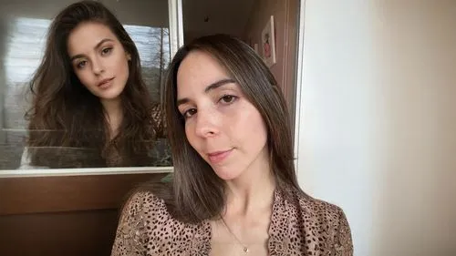 netsarim,doll looking in mirror,hande,derya,andreasberg,negin