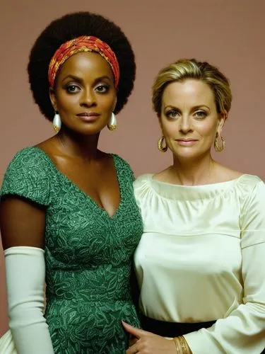 Amy Poehler und Tina Fey,the two women are posing together for a po,chimamanda,adichie,morcheeba,liberians,madueke,beautiful african american women,Photography,Black and white photography,Black and Wh