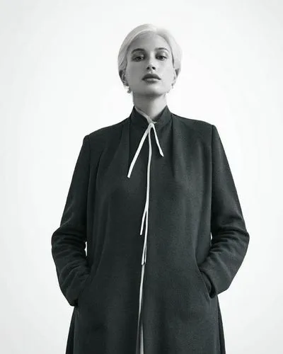 jaya,woman in menswear,cruella de ville,silver,black coat,coat,icon,overcoat,menswear for women,wallis day,powder,pixie-bob,cruella,long coat,nun,aging icon,dita,pitchfork,platinum,twigs,Female,Northern Europeans,Bow-shaped Hair,Elderly,M,Trusting,Women's Wear,Pure Color,White