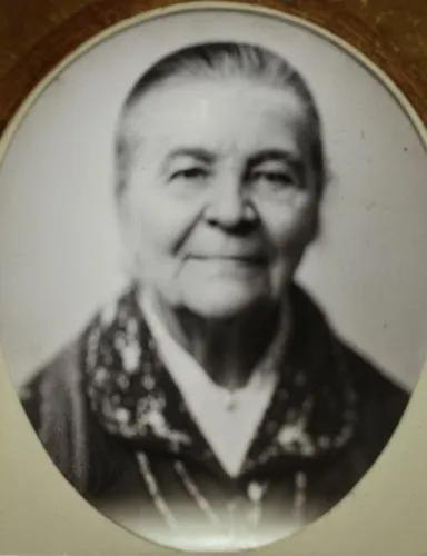 barbara millicent roberts,charlotte cushman,lilian gish - female,ambrotype,grandmother,elderly lady,vintage female portrait,sighetu marmatiei,burgos-rosa de lima,grama,orlova chuka,rigó jancsi,maria laach,elderly person,riopa fernandi,inez koebner,rose woodruff,millicent fawcett,pouteria caimito,adelita,Photography,Black and white photography,Black and White Photography 15