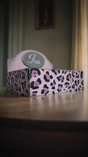 index card box,ladies shoes,facial tissue,girls shoes,product photography,gift box,giftbox,teenager shoes,women's shoe,shoes icon,stack-heel shoe,plimsoll shoe,milk-carton,polka dot paper,shoe print,w