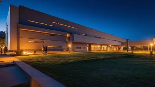 una imagen real de noche con personas,modern architecture,modern house,llnl,siza,uanl,masdar,cube house,music conservatory,institucion,modern building,night view,vmfa,minotti,upv,dunes house,contempor