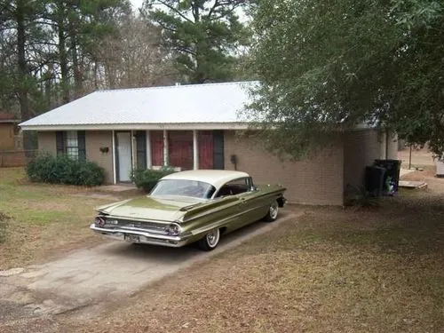 1959 Oldsmobile Car,tupelo,desoto,fairlane,model years 1958 to 1967,tallahatchie,ford fairlane,mid century house,restored home,alachua,mayberry,front yard,perrysville,catocala,midcentury,keysville,old