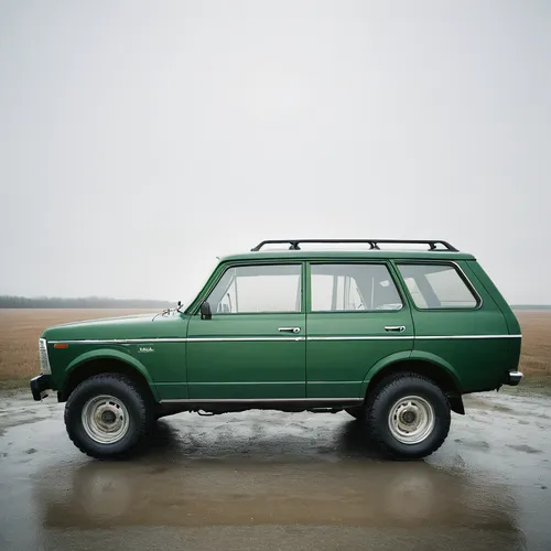 first generation range rover,autobianchi a112,polski fiat 125p,autobianchi bianchina,fiat 127,škoda yeti,lada niva,renault 8,seat 1430,ford bronco ii,citroën jumper,polish fiat 126p,fiat 125,fiat 130 berlina,land rover discovery,austin allegro,seat 600,seat 133,fiat 130,jeep wagoneer,Photography,Documentary Photography,Documentary Photography 04