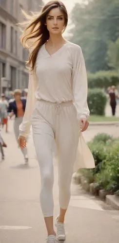 anfisa,sprint woman,kareena,woman walking,naina,gabourey,paparizou,guarnaschelli,female runner,girl walking away,vaanii,rotoscoping,jogging,strut,running fast,fashiontv,run,running,cico,pantene,Photography,Analog