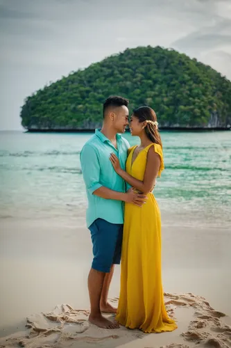 Honeymoon Couple photoshoot at phuket,pre-wedding photo shoot,loving couple sunrise,wedding photography,wedding photo,beach background,passion photography,engaged,praslin,koh phi phi,roatan,beautiful 