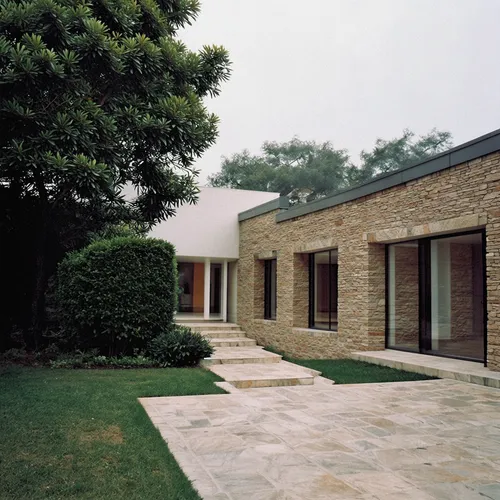 1building,there is a large yard with a small garden,eichler,clay house,ruhl house,residential house,kimbell,block house,chipperfield,bendemeer estates,model house,flock house,timber house,restored hom