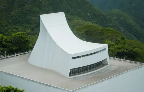 Iconic Modern Theater made of white concrete in Rio de Janeiro,taroko,niemeyer,auditorio,docomomo,mausoleum,tapei,kaohisung,christ chapel,yamasaki,kumano kodo,cooling house,cooling tower,senkaku,koolh