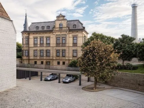 historical urban vila called snowhite in amazing garden with black roof and golden details, undergound parking from concrete

,kontorhausviertel,benz and co in mannheim,duisburg,wuppertal,würzburg res