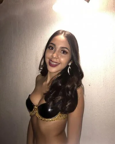 jovencita en mini brasier, torso y pechos aceitados,lumidee,guelaguetza,mexicana,latina,hermoza,peruana,jogbra,anitta,mexican,filipino,filipina,polynesian girl,sonrisa,hudgens,nye,sukarnoputri,mami,pr