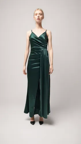 dress form,plus-size model,ron mueck,garment,one-piece garment,jumpsuit,plus-size,girl in a long dress,a wax dummy,women's clothing,female model,evening dress,long dress,green dress,gown,soprano,3d figure,overskirt,sheath dress,cocktail dress