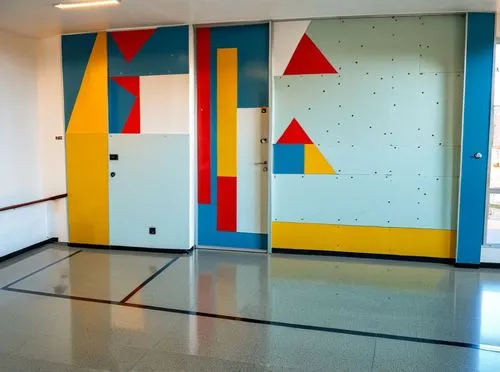 Recibidor escuela inspirada en la Bauhaus. Formas geometricas,an office with painted doorways, door and walls,corbusier,children's interior,lewitt,rietveld,gemeentemuseum,corbu,Photography,General,Rea