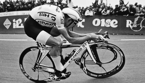 track cycling,road bicycle racing,bicycle racing,andreas cross,cassette cycling,cyclo-cross,track racing,groupset,racing bicycle,keirin,cycle sport,crankset,board track racing,disc brake,dauphine,triathlon,race bike,bmc ado16,road racing,drome,Illustration,Black and White,Black and White 24