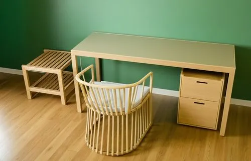 mesa de escrivaninha com pintura bege fosca, tampo de mdf bege. mesa lateral com tampo de madeira taliscada natural. Poltrona com corda verde .,folding table,danish furniture,mobilier,wooden desk,stok