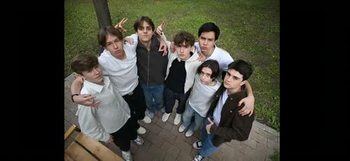 hhhffvh,septuplets,family pictures,group of people,cullens,human chain,aile,octet,erreway,unione,photosession,runion,octuplets,multifold,group of real,groop,family photos,photo shoot children,photo se